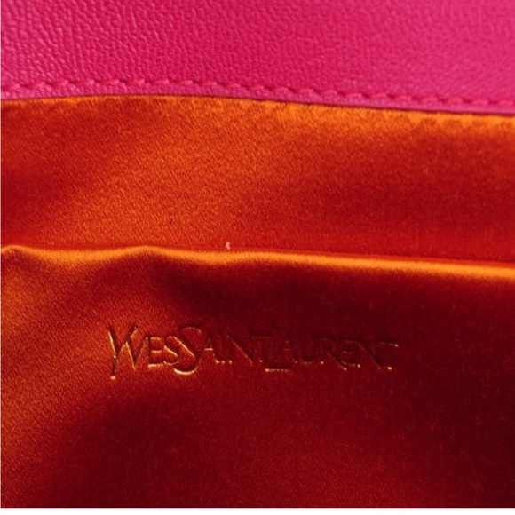 SAINT LAURENT
Goatskin Colorblock Belle De
Jour Clutch Fuchsia - Picture 11 of 11